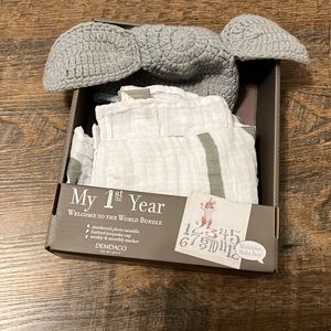 My 1st Year Milestone Blanket with Cap and Marker